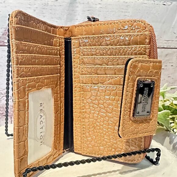 NWT Kenneth Cole Reaction Vachetta Tan Crocodile Embossed Wristlet Bifold Wallet - Picture 4 of 8